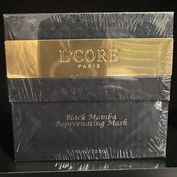 Black Mamba Rejuvenating Mask MSRP 4,000 - Picture 3 of 5